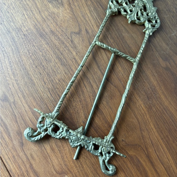 Vintage Gold Ornate Easel Stand - Picture 6 of 7